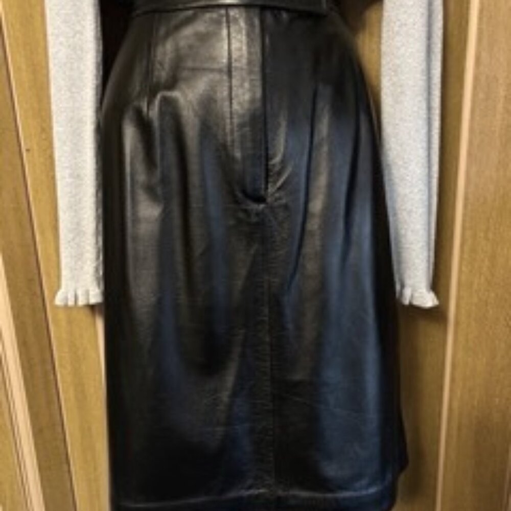 Apostrophe Genuine Leather Black Skirt Woman’s size 10